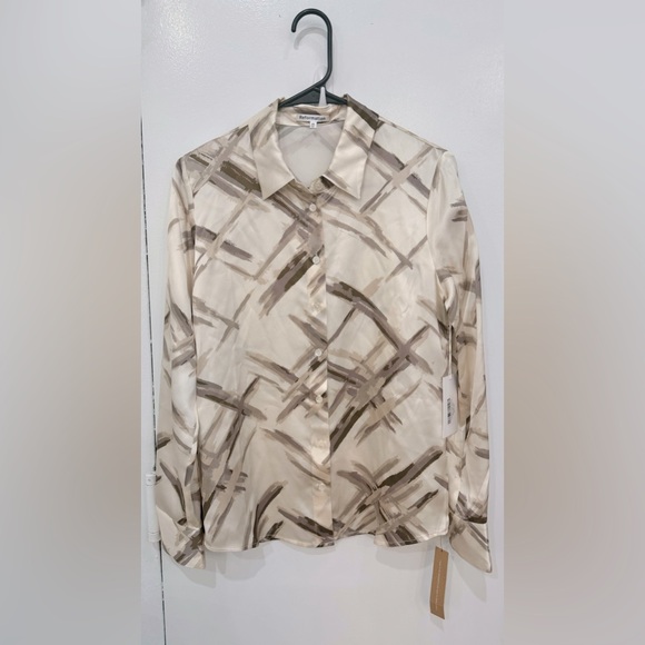 *New with Tags* Reformation Sky Relaxed Silk Top XS - Picture 7 of 8